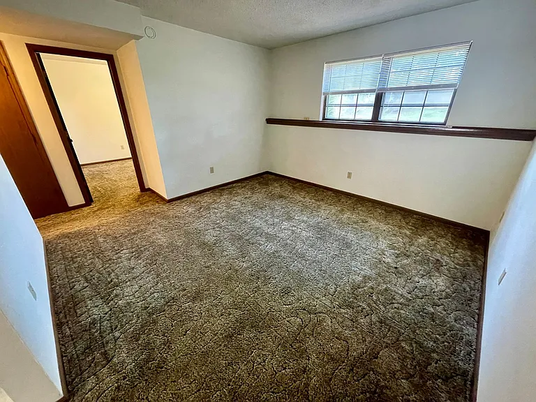 4515 W Millbrook Dr — Photo 16