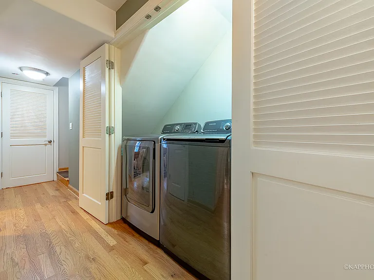 1016 W Monroe St — Photo 16