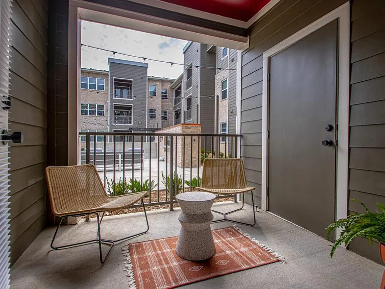 Gateway Woods — Photo 27