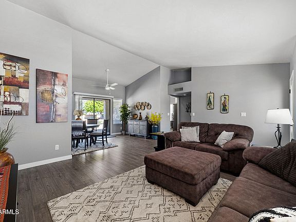 3rd image of 2267 LEISURE WORLD --