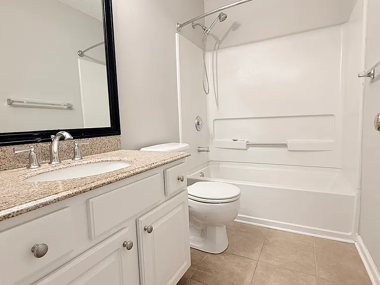 240 Regent Sq — Photo 60