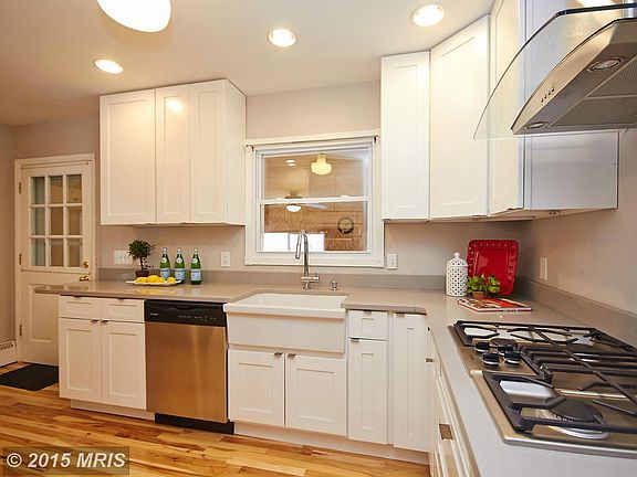 4th image of 6126 Knollwood Dr