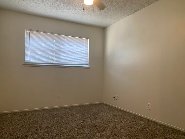 Quiet multi plex walking distance to downtown! For rent — Photo 30