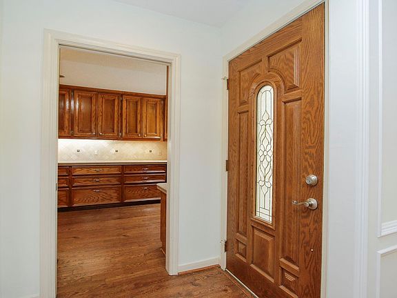 5th image of 10302 Great Plains Ln