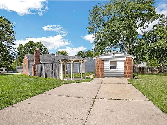 5th image of 6511 Virginia Hills Ave