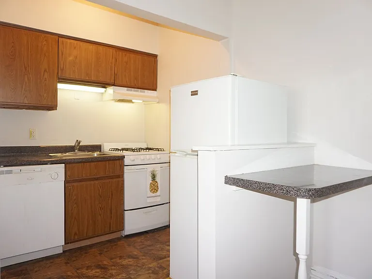 1 Oakland Ter — Photo 10