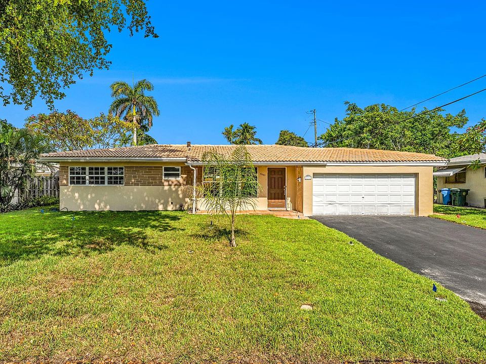 1st image of 4451 NE 17th Avenue