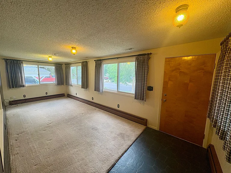 106 Burlington Ave — Photo 3