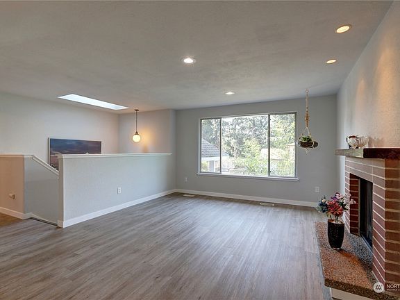 4th image of 1309 155th Street Ct E