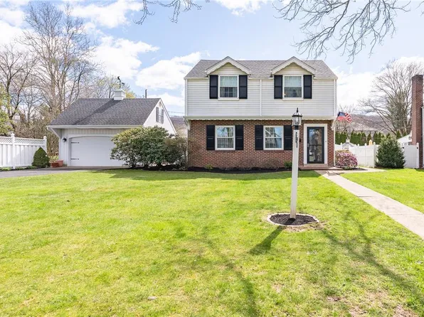 930 Buttonwood St, Emmaus, PA 18049