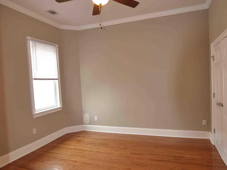 1214 Jefferson St — Photo 5