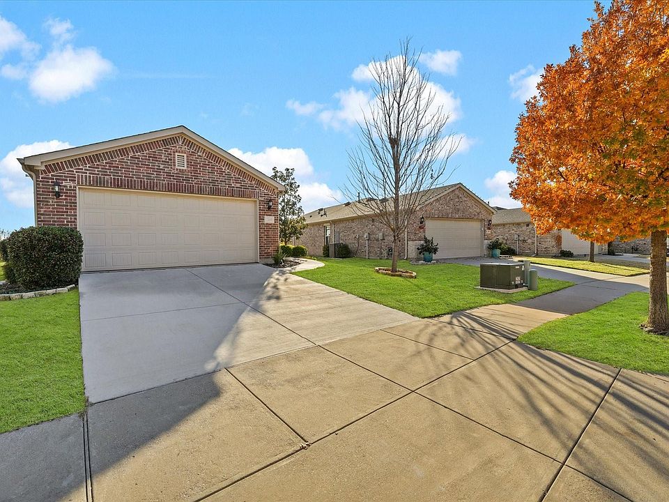 1st image of 245 Mariposa Ln