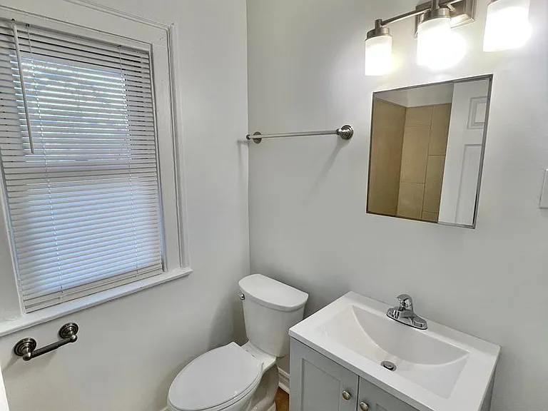 104 Henderson St — Photo 12