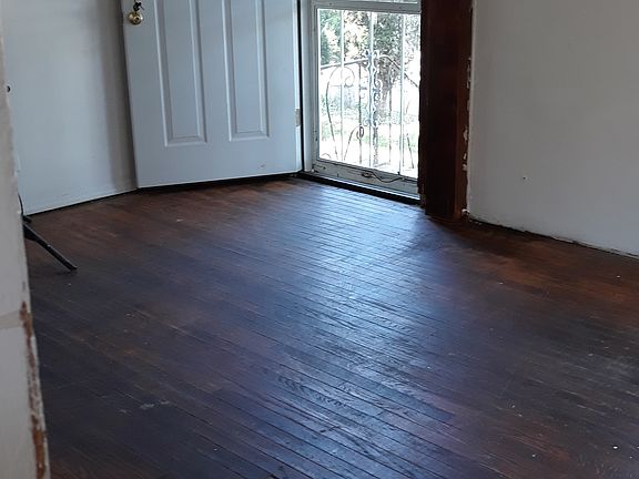 5th image of 838 S Martin Luther King Jr Ave