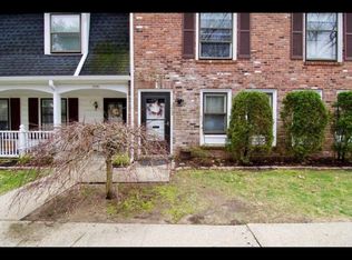 1093 Dickinson St, Springfield, MA 01108