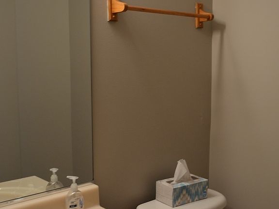 4th image of 4667 Courtney Dr #4667
