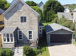 619 Lake Ave, Hancock, MI 49930