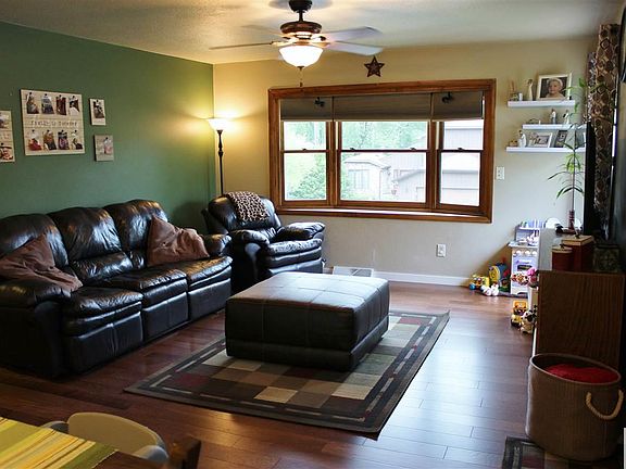 3rd image of 4423 Ravine Park Dr