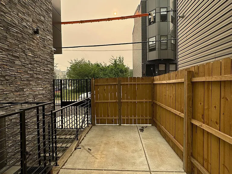 1225 W Dauphin St #3 — Photo 39