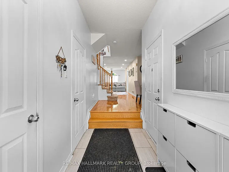 1157 Marchant Dr — Photo 2