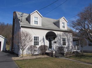 1121 W 4th St, Lewistown, PA 17044