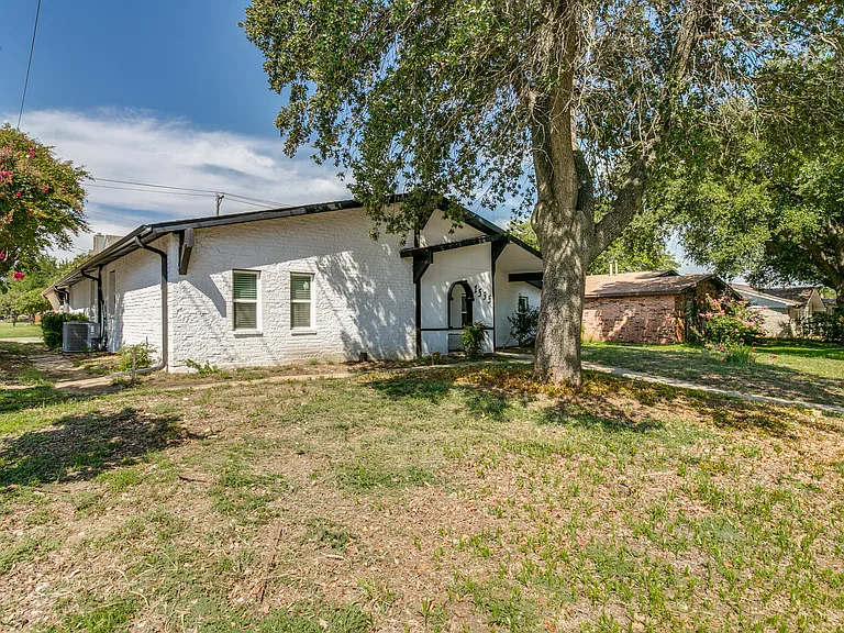 1535 Carnation Dr — Photo 33