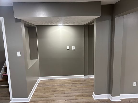 4th image of 4225 Parklawn Dr