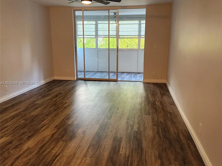 900 NE 12th Ave #406 — Photo 8