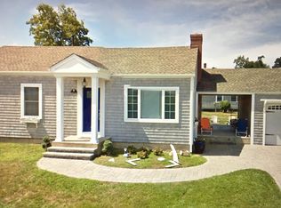 9 E Shore Dr, Niantic, CT 06357