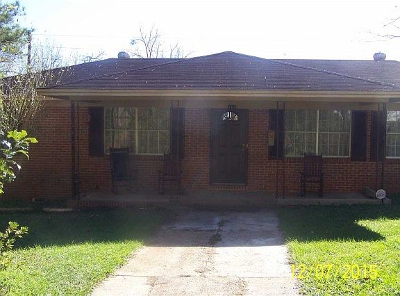 4th image of 112 E Marion St