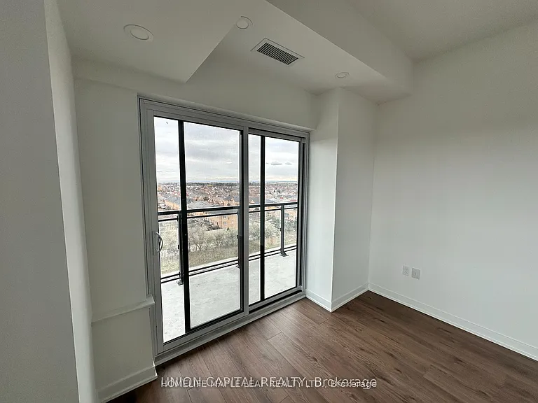 395 Dundas St W #708 — Photo 5