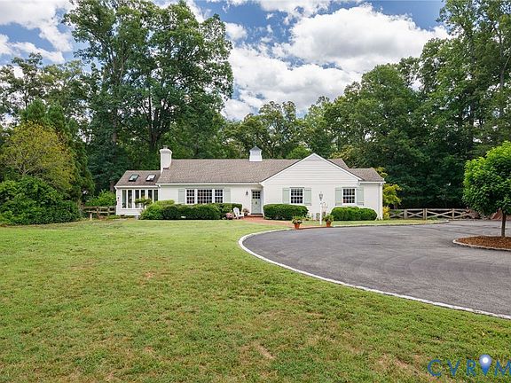 3rd image of 315 Sleepy Hollow Rd