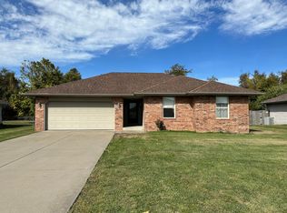 851 S Natalie Ave, Springfield, MO 65802