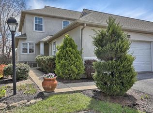 615 Crestgate Pl, Millersville, PA 17551