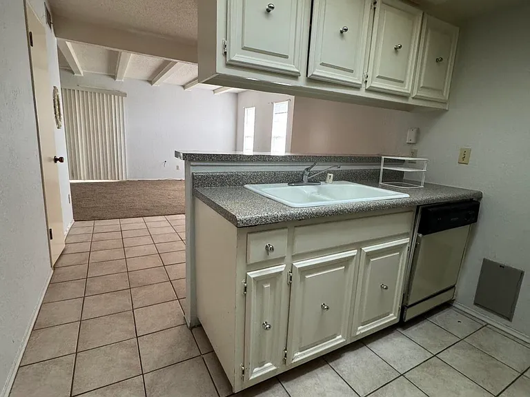 6201 Escondido Dr #3C — Photo 6