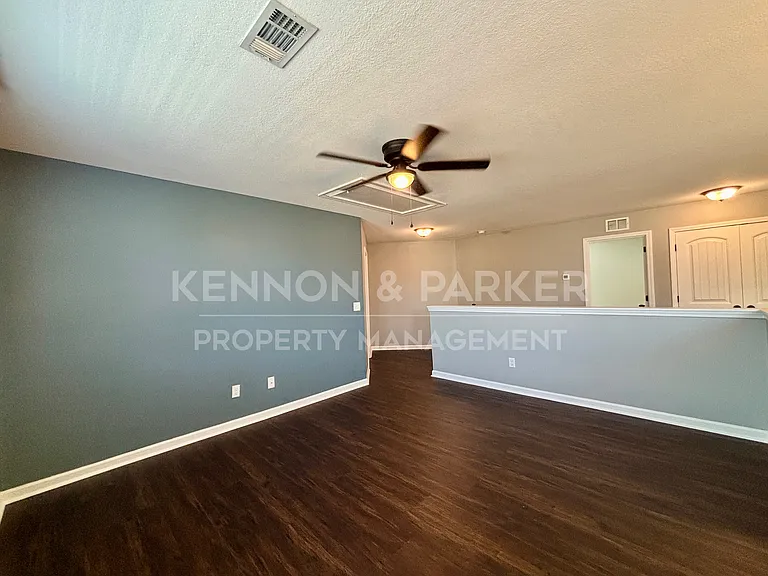4526 Mountain Ivy Dr — Photo 19