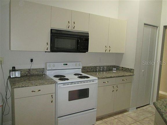 5th image of 308 Caloosa Woods Ln