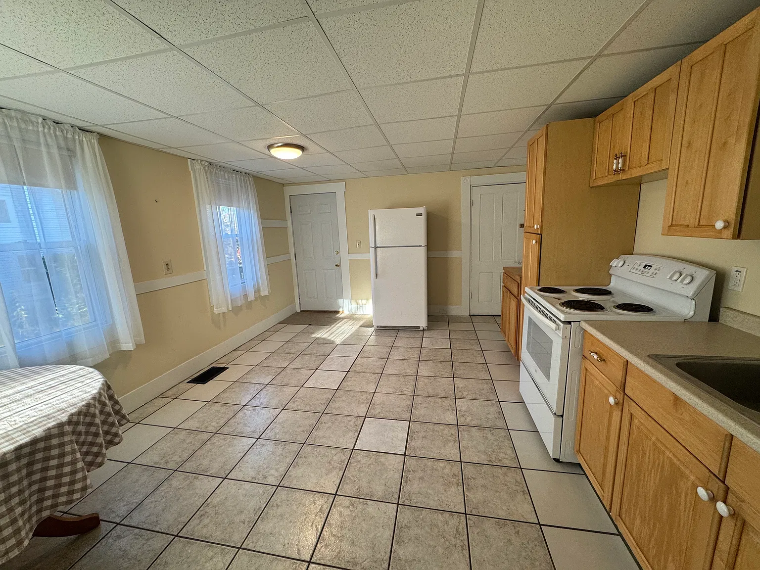 2 bed, 900 sqft, $1,425 — Photo 2