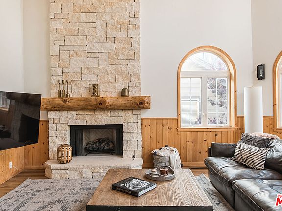 3rd image of 668 Cove Dr