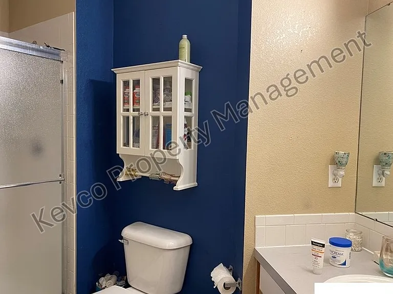 1637 Westbridge Dr #J3 — Photo 17