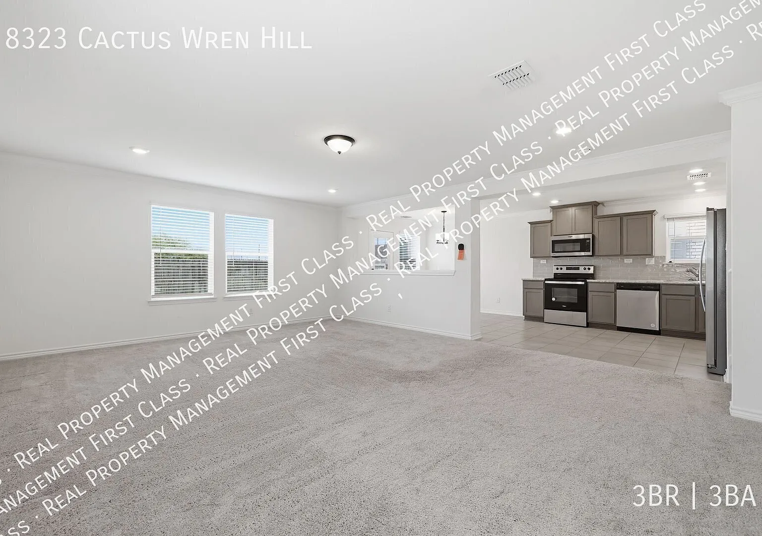 3 Bed, 2.5 bath in Calbrea Reserve with Solar panels! — Photo 4
