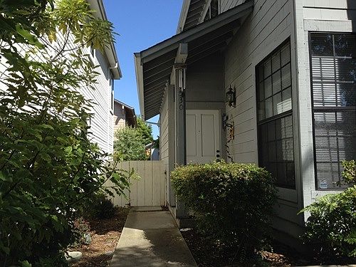 2nd image of 1530 Chestnut St