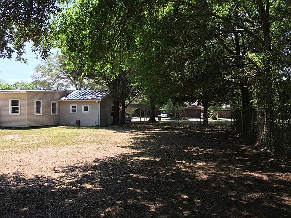 3rd image of 15 Cape Dr NW