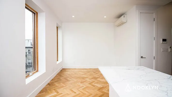 Rented by Nooklyn NYC LLC | media 30