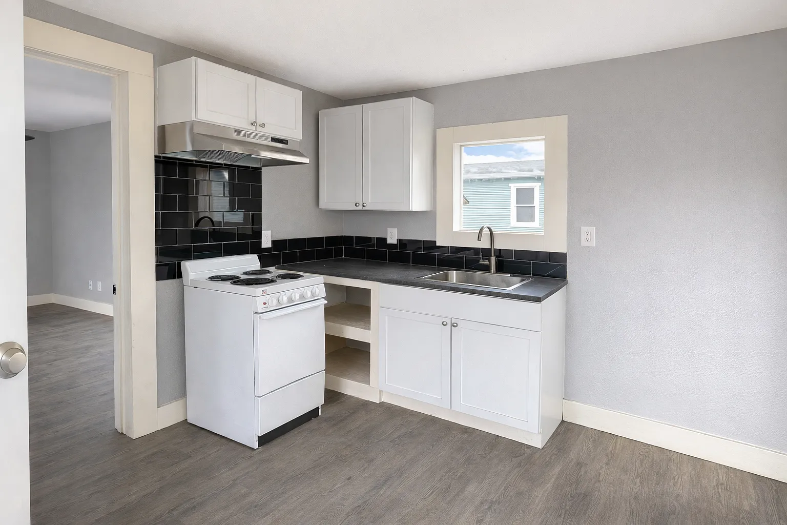 1 bed, 470 sqft, $900 — Photo 1