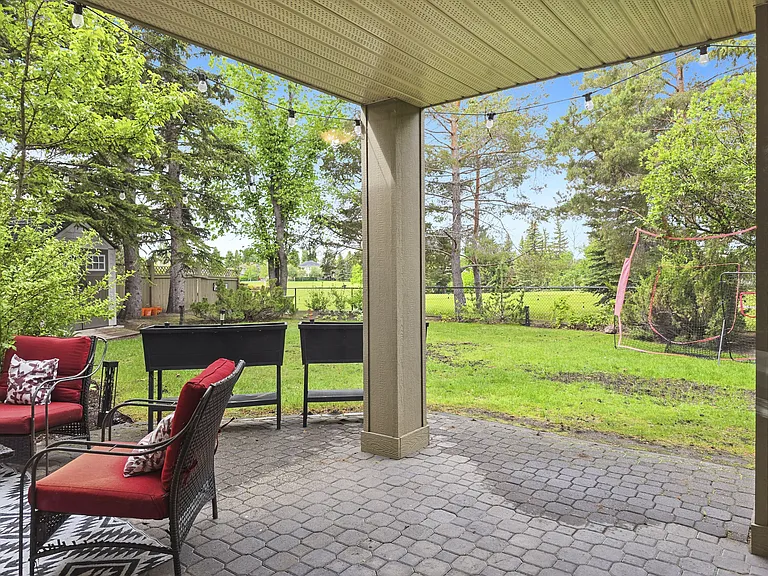 138 Mount Robson Close SE — Photo 49