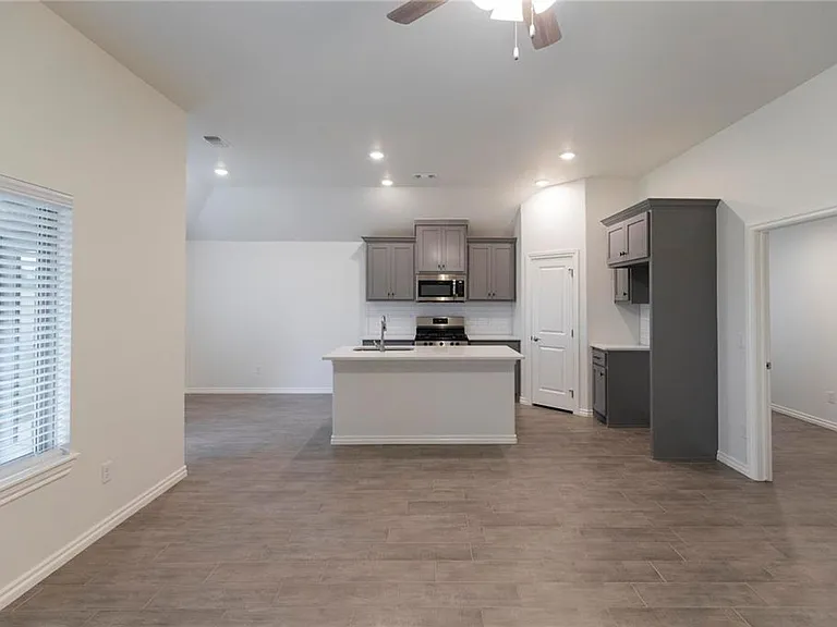 1816 Zayden Ln — Photo 2