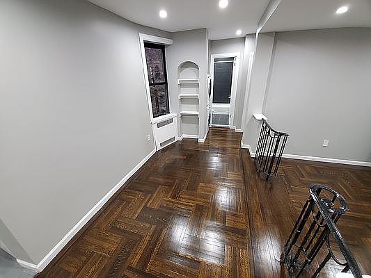 5th image of 55 E 196th St APT 4F