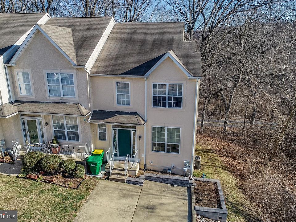 1st image of 211 Thomas Ln S