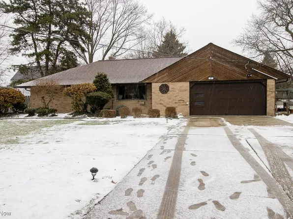 467 Karl Dr, Richmond Heights, OH 44143